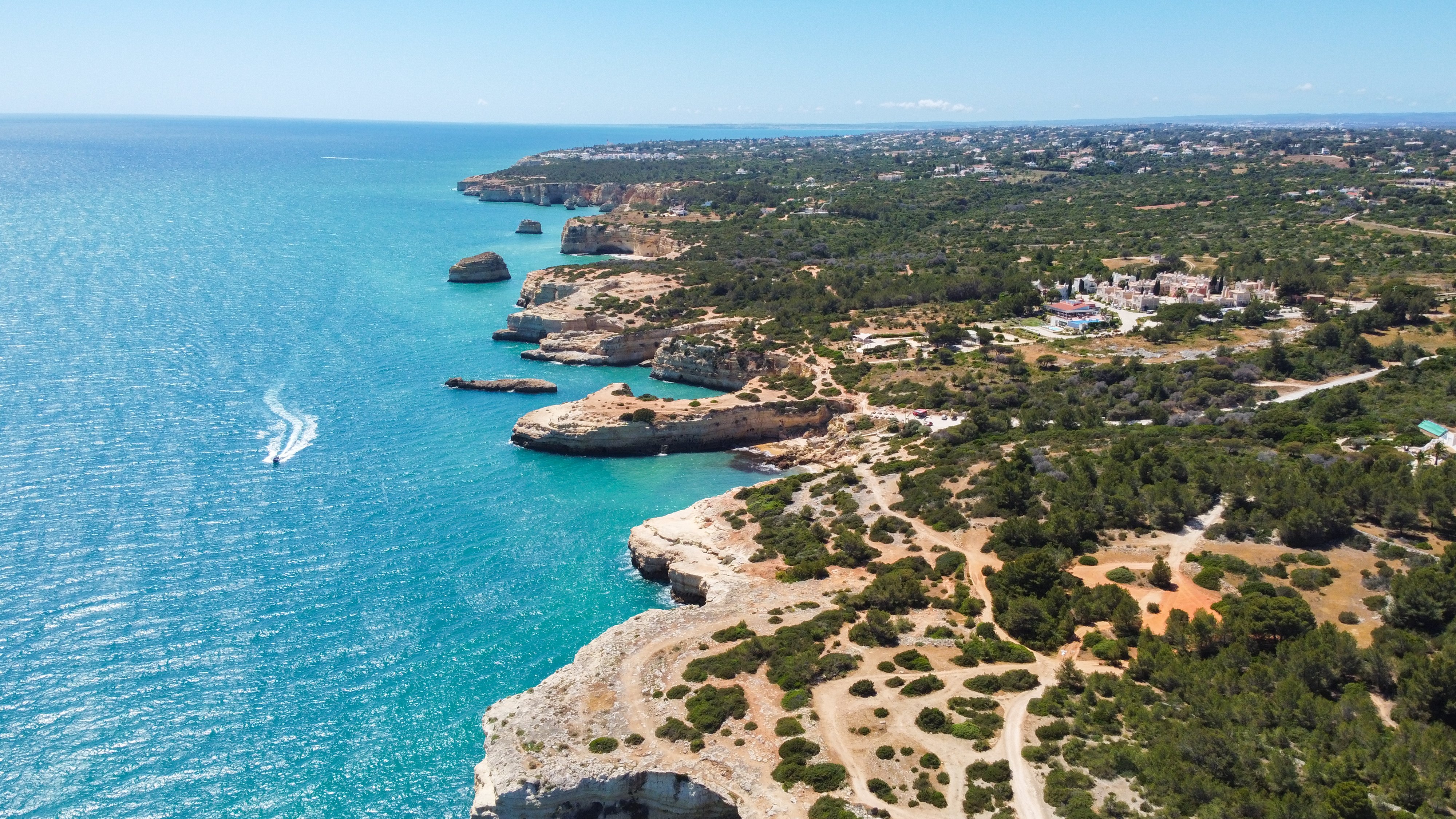 Portugal D7 Visa Requirements 2026: Passive Income, Minimum Wage Benchmarks & Savings